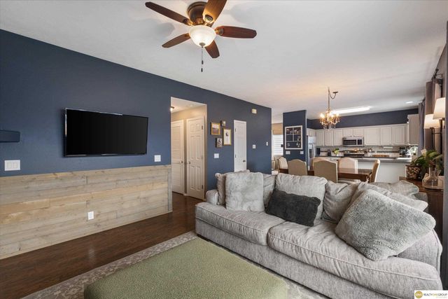 15072 Meredith Avenue, Omaha, NE 68116