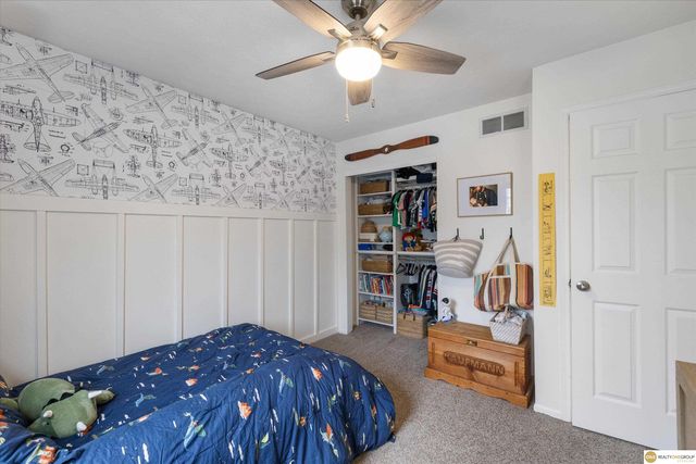 15072 Meredith Avenue, Omaha, NE 68116