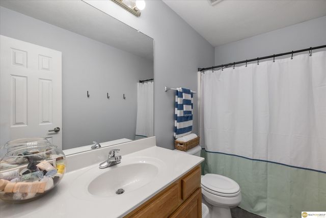 15072 Meredith Avenue, Omaha, NE 68116