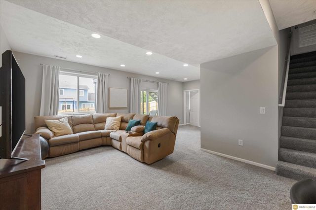 15072 Meredith Avenue, Omaha, NE 68116