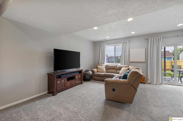 15072 Meredith Avenue, Omaha, NE 68116