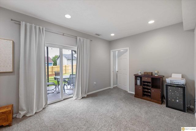 15072 Meredith Avenue, Omaha, NE 68116