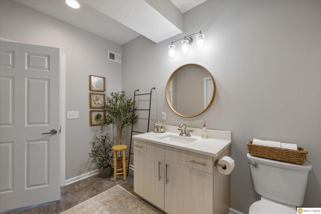 15072 Meredith Avenue, Omaha, NE 68116