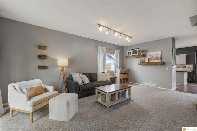15072 Meredith Avenue, Omaha, NE 68116