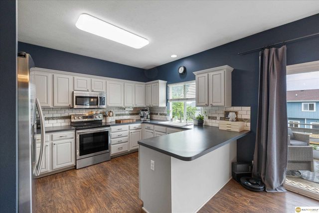 15072 Meredith Avenue, Omaha, NE 68116