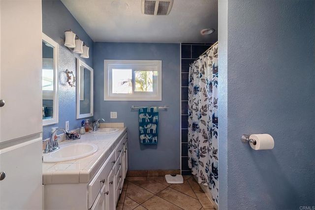 431 Debby Street, Fallbrook, CA 92028