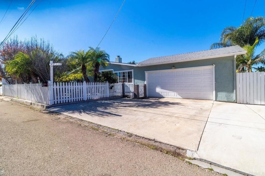 431 Debby Street, Fallbrook, CA 92028