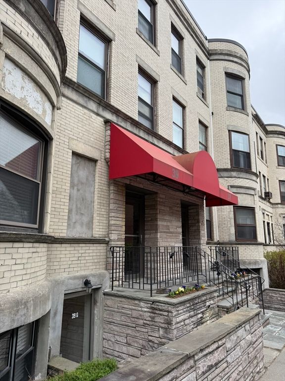 39 St Paul 2, Brookline, MA 02446