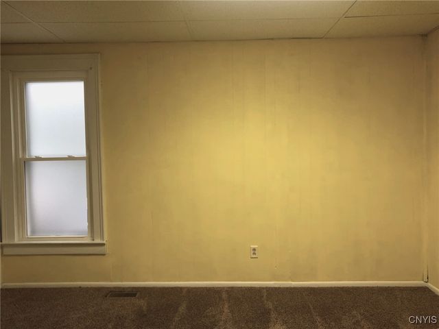 110 Spring Lane, Syracuse, NY 13208