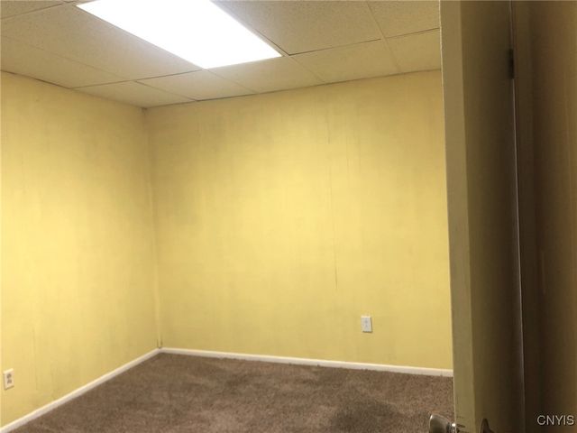 110 Spring Lane, Syracuse, NY 13208