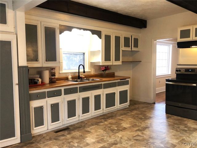 110 Spring Lane, Syracuse, NY 13208