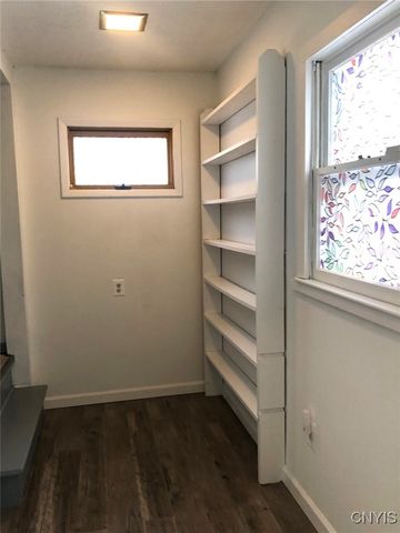 110 Spring Lane, Syracuse, NY 13208