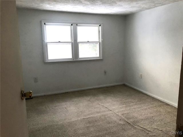 110 Spring Lane, Syracuse, NY 13208