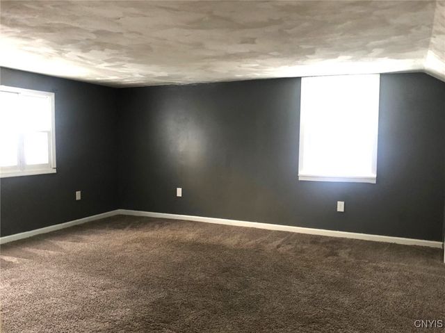 110 Spring Lane, Syracuse, NY 13208