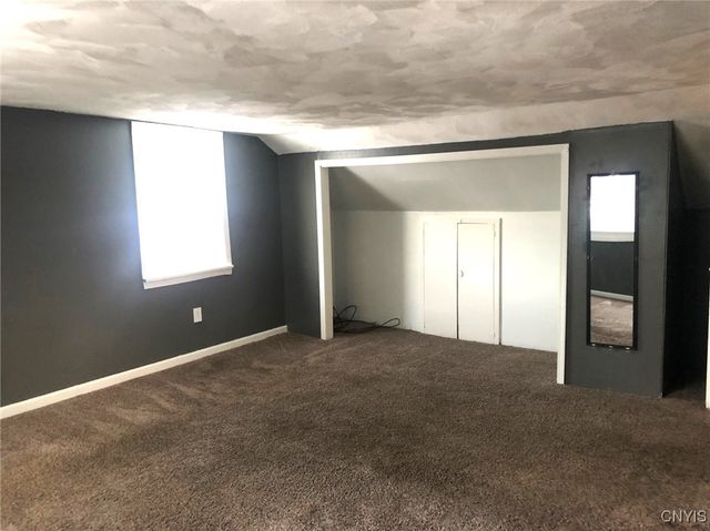 110 Spring Lane, Syracuse, NY 13208