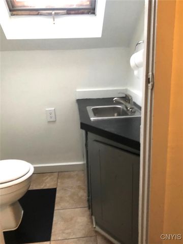 110 Spring Lane, Syracuse, NY 13208