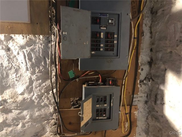 110 Spring Lane, Syracuse, NY 13208