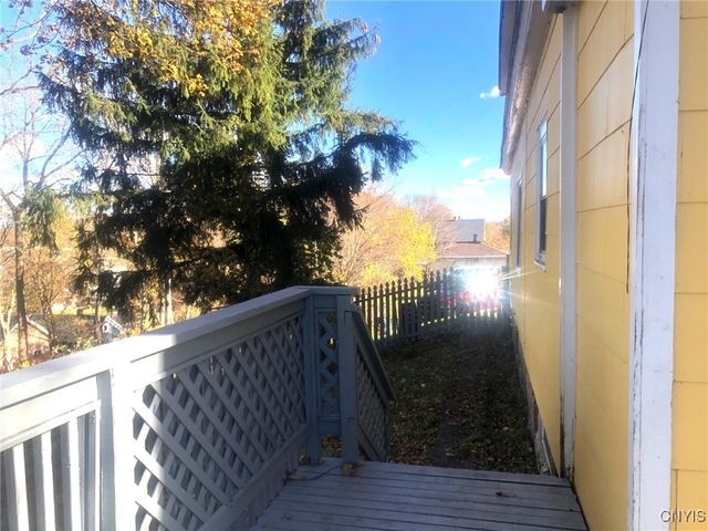 110 Spring Lane, Syracuse, NY 13208