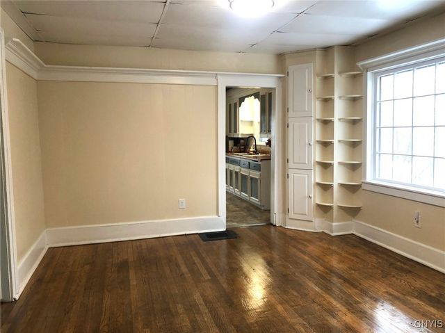 110 Spring Lane, Syracuse, NY 13208