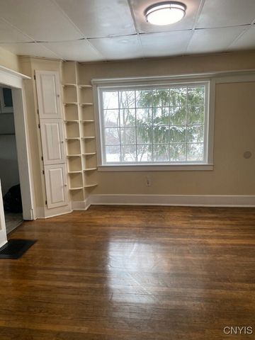 110 Spring Lane, Syracuse, NY 13208