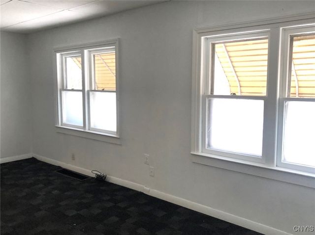 110 Spring Lane, Syracuse, NY 13208