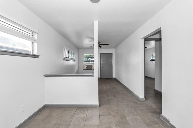 4203 Hirsch Road 9, Houston, TX 77026