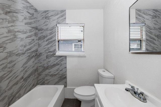 4203 Hirsch Road 9, Houston, TX 77026