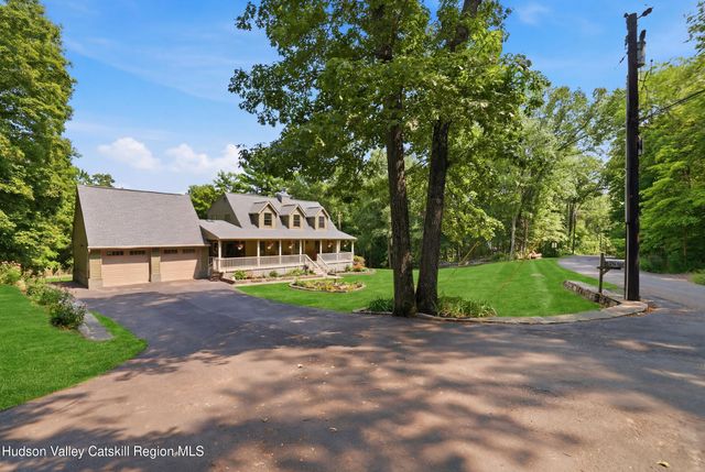 68 Burleigh Road, New Paltz, NY 12561