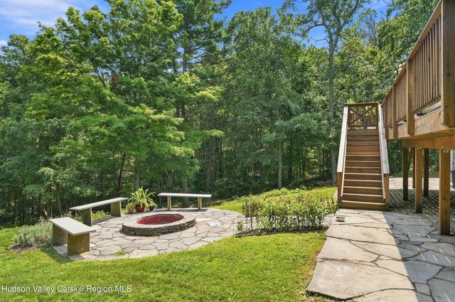 68 Burleigh Road, New Paltz, NY 12561