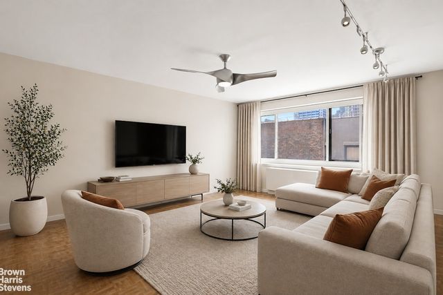 100 W 89th St Apt 6C, New York City, NY 10024