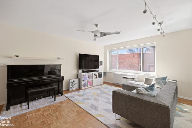 100 W 89th St Apt 6C, New York City, NY 10024