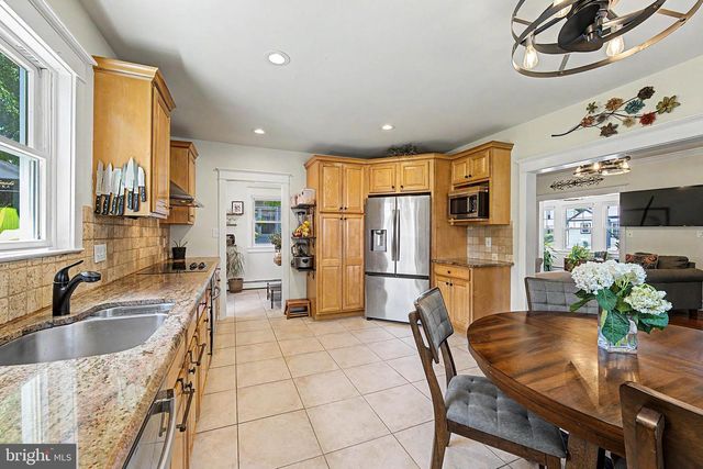 34 E DAWES AVE, Somers Point, NJ 08244