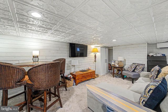 34 E DAWES AVE, Somers Point, NJ 08244