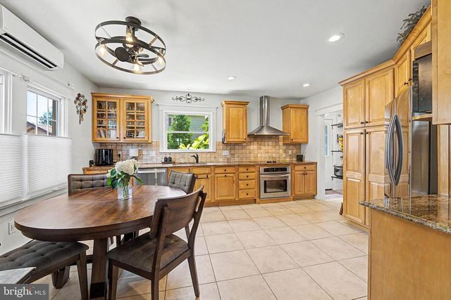 34 E DAWES AVE, Somers Point, NJ 08244