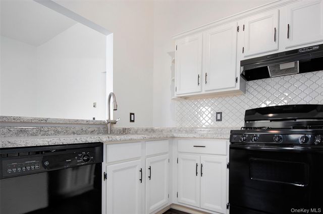 15 Lexington Hill 11, Harriman, NY 10926