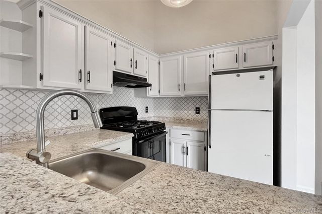 15 Lexington Hill 11, Harriman, NY 10926