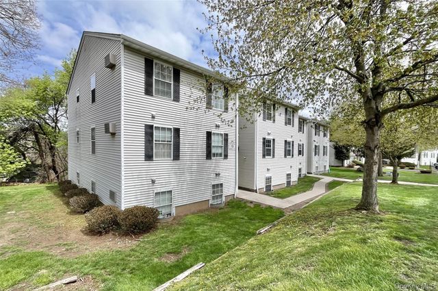15 Lexington Hill 11, Harriman, NY 10926
