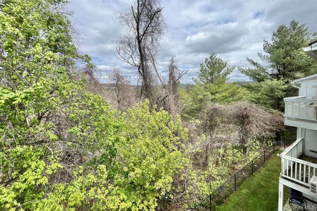 15 Lexington Hill 11, Harriman, NY 10926