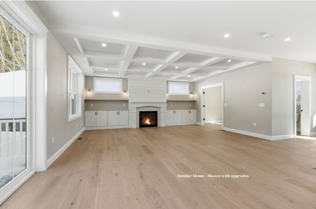 14 Legacy Lane, Stratham, NH 03885