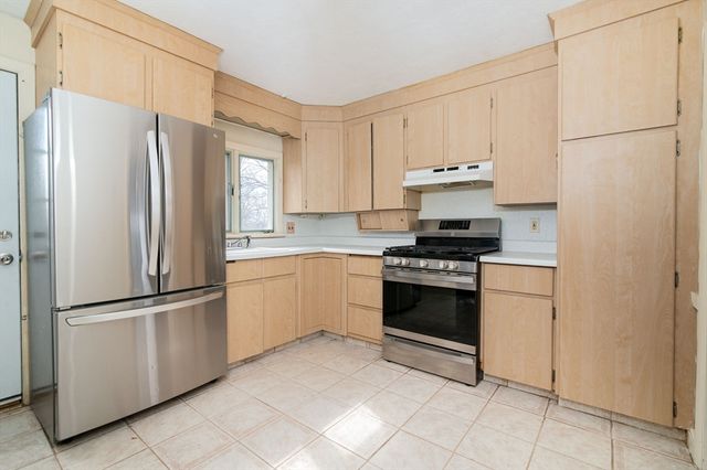32 Crawford St, Randolph, MA 02368