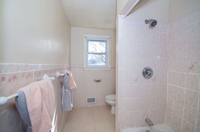 32 Crawford St, Randolph, MA 02368