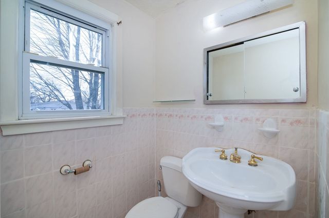 32 Crawford St, Randolph, MA 02368