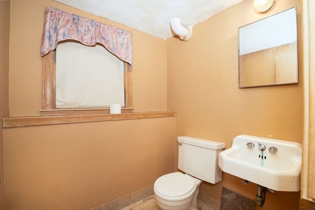 32 Crawford St, Randolph, MA 02368