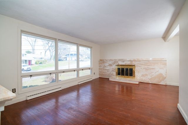 32 Crawford St, Randolph, MA 02368