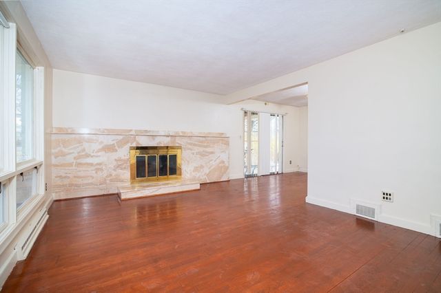 32 Crawford St, Randolph, MA 02368