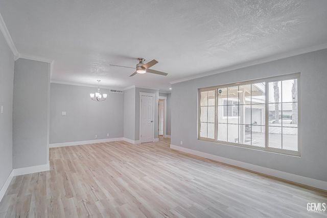 1814 June Avenue, Bakersfield, CA 93304