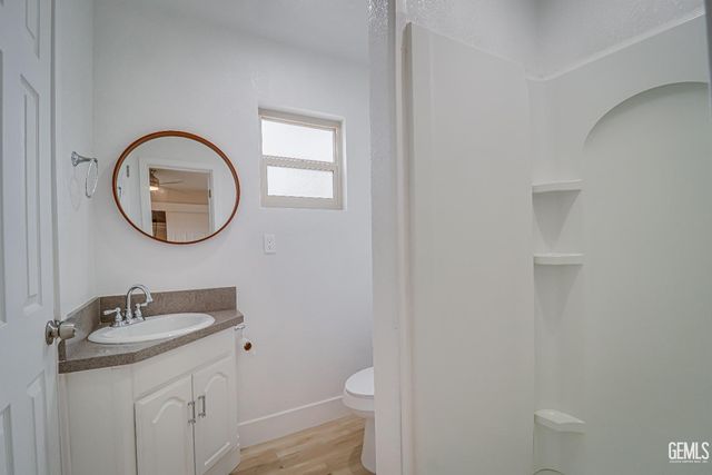 1814 June Avenue, Bakersfield, CA 93304