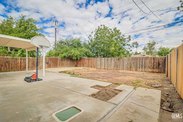 1814 June Avenue, Bakersfield, CA 93304