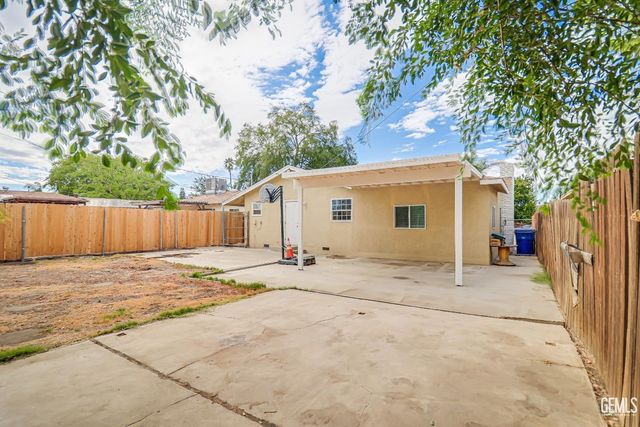 1814 June Avenue, Bakersfield, CA 93304