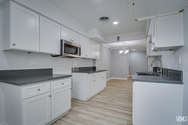 1814 June Avenue, Bakersfield, CA 93304